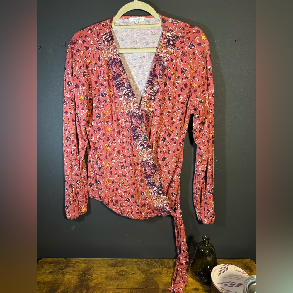 Maurices Women’s Top. Size Medium - Picture 1 of 6
